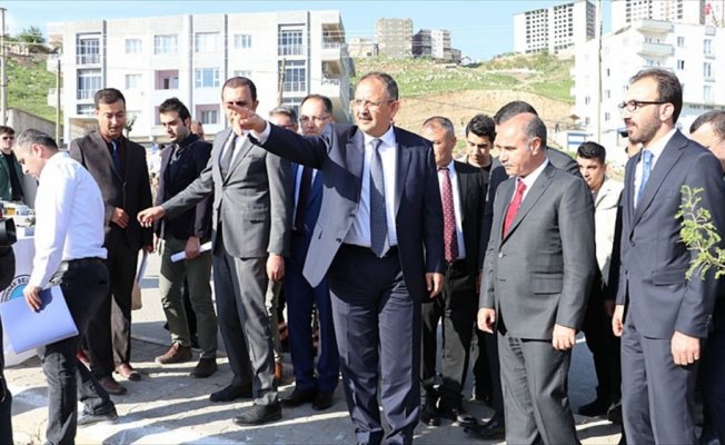 Çevre ve Şehircilik Bakanı Özhaseki: Terörden temizlenen bölgedeki inşaatlar 1-2 ay içinde bitiyor
