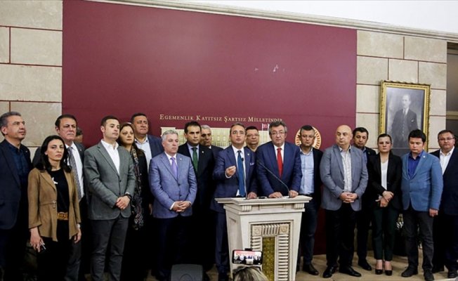 CHP'liler 15 milletvekillinin istifa kararını anlamaya çalışıyor