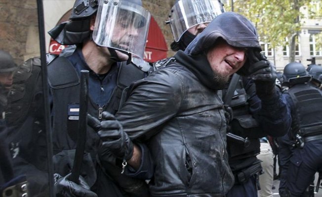 Fransız polisinden üniversitelere operasyon