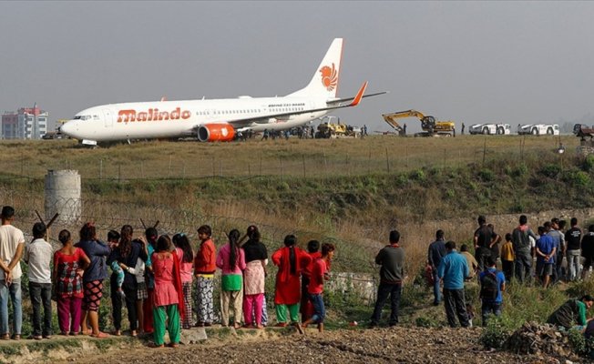 Nepal'de uçak pistten çıktı