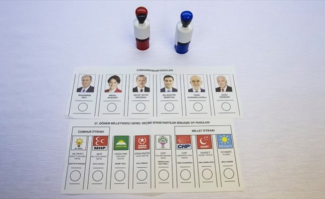 Oy pusulaları basına gösterildi