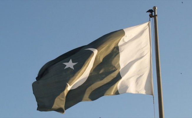 Pakistan İçişleri Bakanı İkbal silahlı saldırıda yaralandı