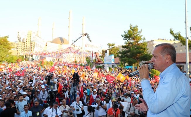 Cumhurbaşkanı Erdoğan: Nerede terör var tepelerine bineceğiz