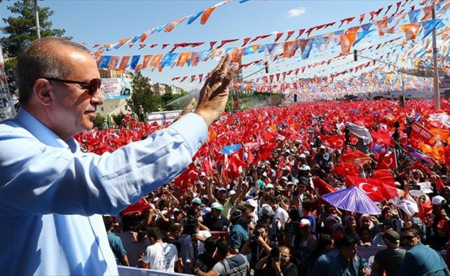 Erdoğan'ın yoğun seçim mesaisi