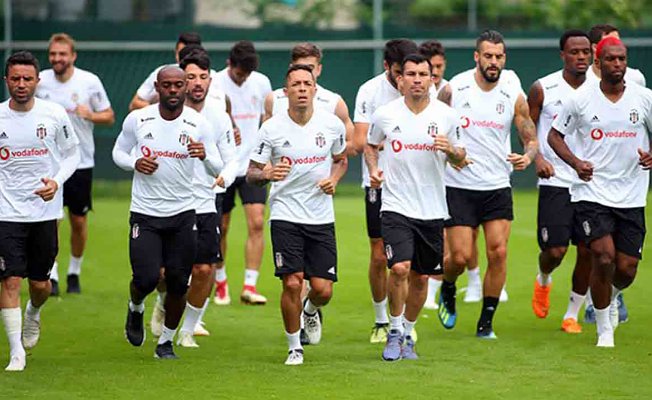 Beşiktaş kondisyon ve taktik çalıştı  