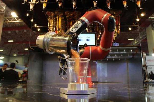 Barmen Robot, HORECA Turizm Fuarı'na damgasını vurdu 