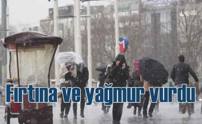 İstanbul'da yağmur ve fırtına etkisini artırıyor