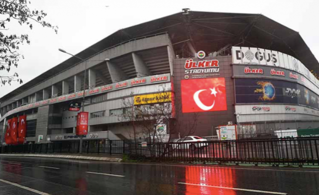 Fenerbahçe stadı şehitlerimizin anısına kırmızı beyaza boyandı