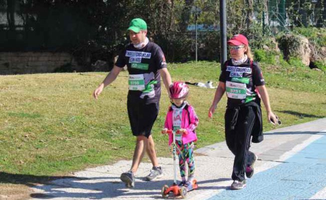 Cerebral Palsy gönüllüleri Runatolia Maratonu’nda çocuklar için koştu