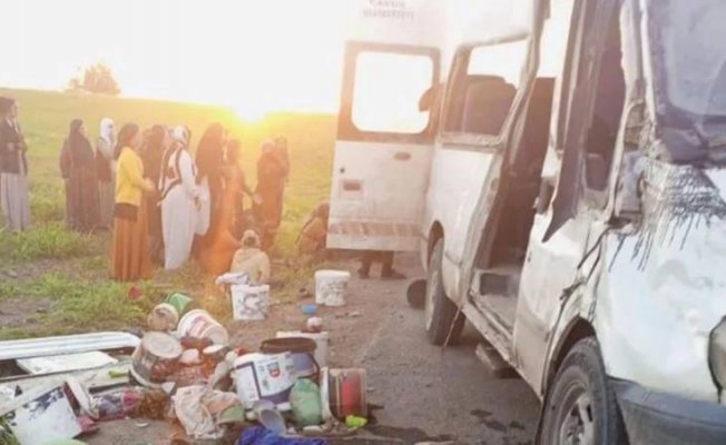 Mardin'de işçi minibüsü kaza yaptı