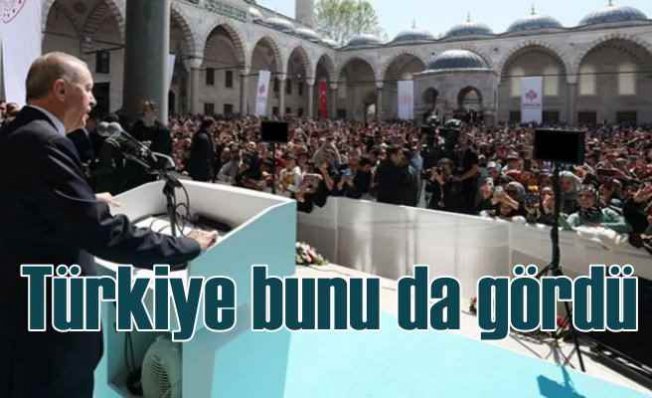 Erdoğan, muhalefeti cami avlusunda yuhalattı