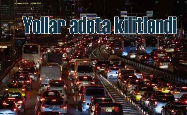 İstanbul'da ana yollarda trafik kilitlendi