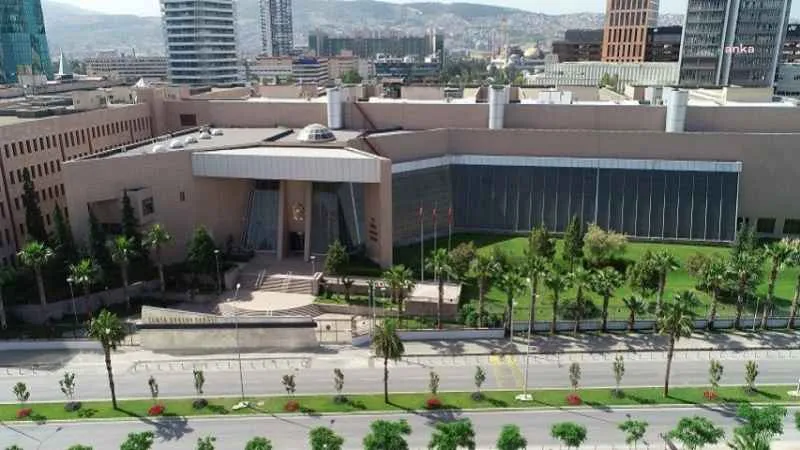 İzmir'de tefecilik operasyonu, 49 gözaltı