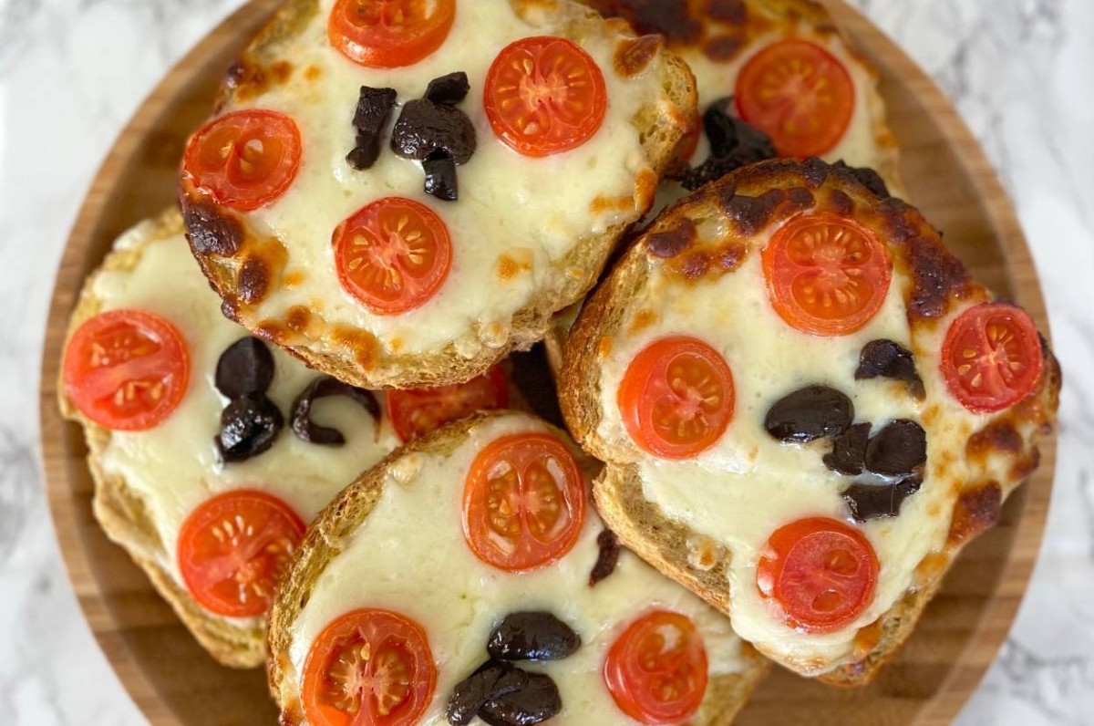 15 dakikada harika pizza tarifi
