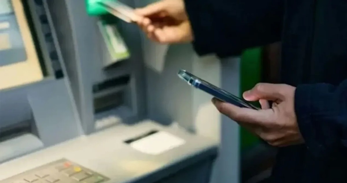 Bankacılıkta Büyük Değişim ATM ve Şubeler Resmen Tarih Oluyor! Kuyruklar, Kağıtlar, Şubeler Bitiyor!