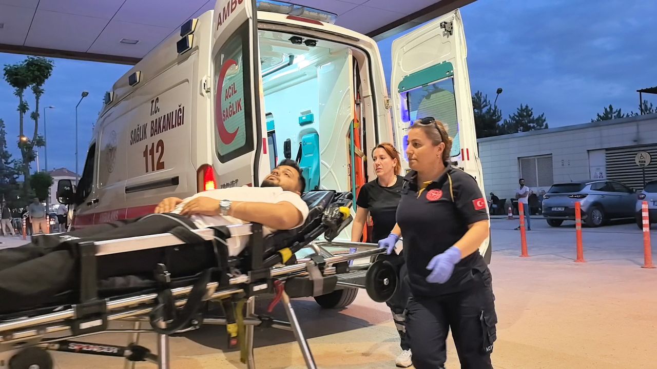 Şakalaşırken sigara paketini düşüren arkadaşını bıçaklayan şüpheli tutuklandı