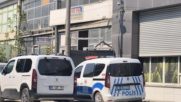 Bursa – Pencereyi beğenmedi, yapan kişinin iş yerini kurşunladı