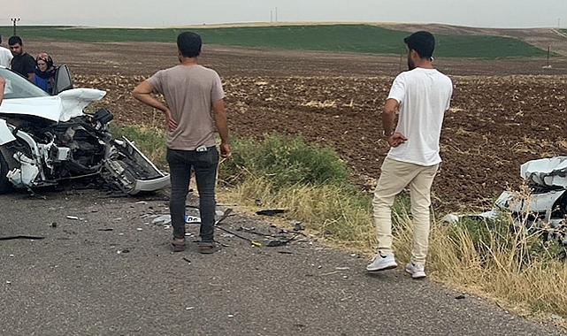Diyarbakır' da Araçlar Kafa Kafaya Çarpıştı: 1' i Ağır 5 Yaralı