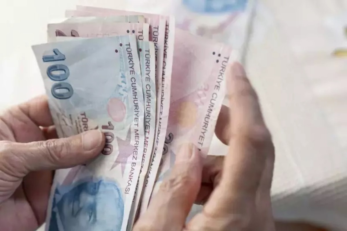 Emeklilere 10. 000 TL nakit avans