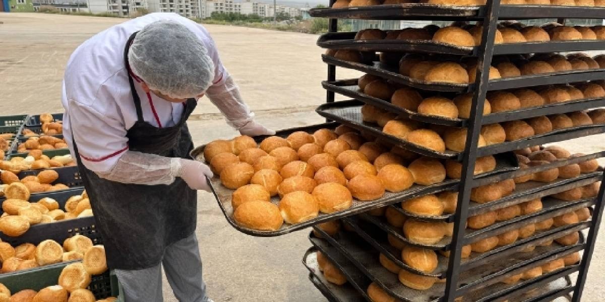MESLEK LİSESİNDEN EKMEK ÜRETİMİ