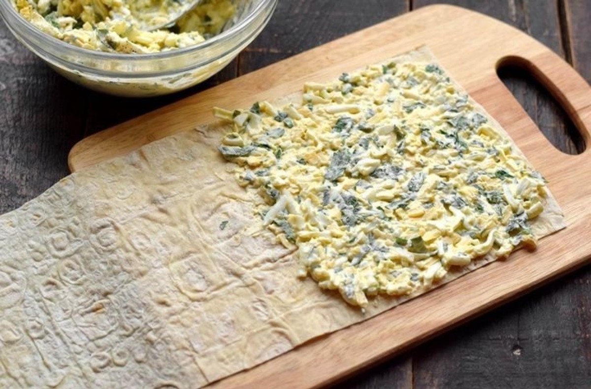peynir ve yumurtalı lavaş rulo malzemeleri