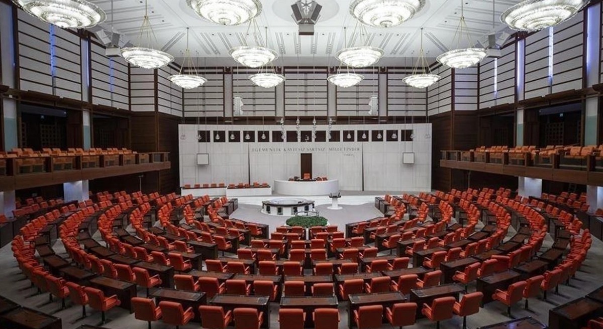 TBMM’de en düşük emekli maaşı düzenlemesi