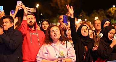 İmamoğlu İstanbul'un kurtuluşunun 102. yıldönümüne Silivri'den katıldı