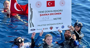 Şahika Ercümen yeni rekoruna 3 dakika 21 saniyede ulaştı