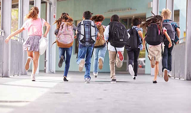 Okullar tatilde çocuklar sohbette