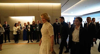 Belçika Kraliçesi Mathilde'nin diplomasi turu
