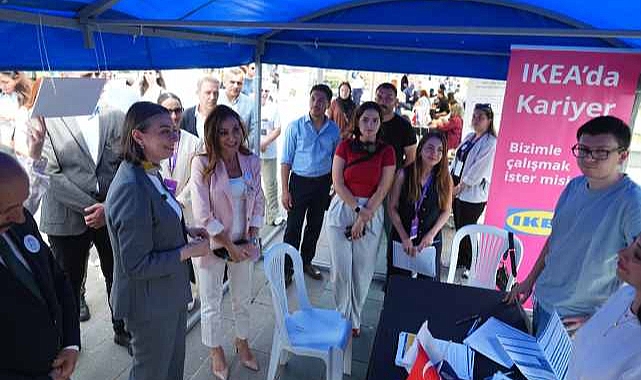 Üsküdar Kariyer Fuarı'nda iş arayanlar, işverenlerle buluştu