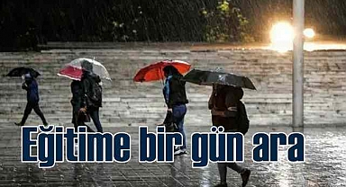 İstanbul'da adeta gök delindi | Sağanak yağmur eğitimi vurdu, okullar tatil