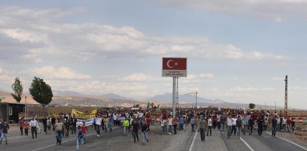 20 Bin Kişi Cizre-silopi Karayolunda Işid'i Protesto Etti - Ek Fotoğraflar