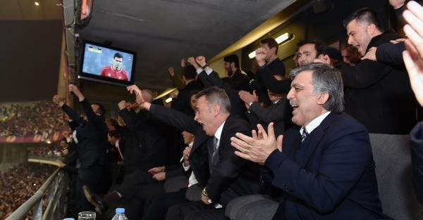 Abdullah Gül'den galibiyet sevinci
