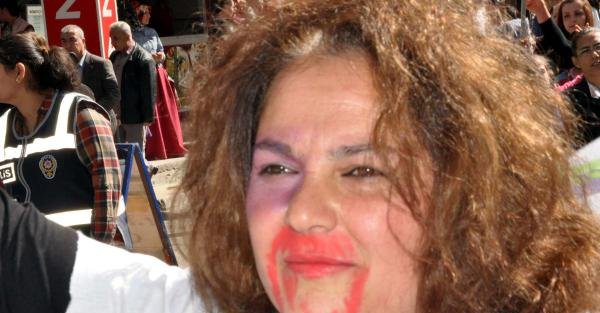 Adıyaman’da kadınlar yüzlerini boyayarak şiddeti protesto etti