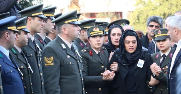 Afganistan'da şehit düşen Uzman Çavuş Şengül'ün eşi: Dimdik ayaktayım aşkım