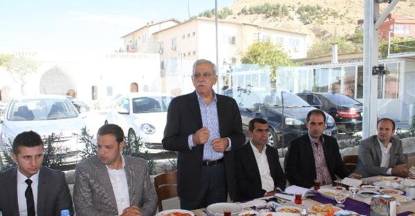 Ahmet Türk: Mardin'de Olaylar Yüzünden Rezervasyon İptali Üzüntü Verici