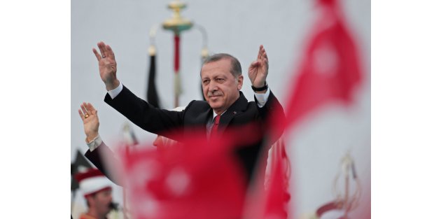 Ak-Sarayda 5 çeşnicibaşı Erdoğan'ı zehirlenmeden koruyor