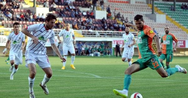 Albimo Alanyaspor-Karşıyaka maçı fotoğrafları