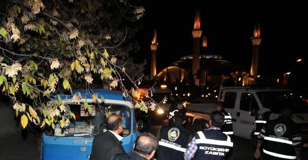 Ankara'da Seyyar Tezgahlara El Konuldu