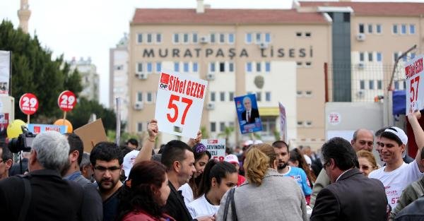 Antalya'da CHP önseçimine büyük ilgi