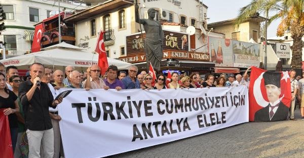 Antalya'da teröre tepki eylemleri