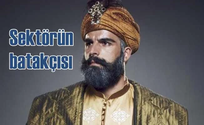 Türk Bayrağı'na hakaret eden oyuncuya tepkiler dinmiyor