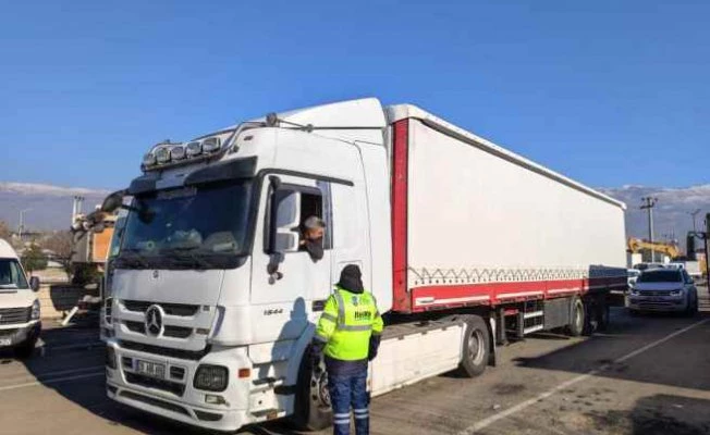 İş insanı Uğurcan Kapıdağ deprem yardımlarını bölgede sürdürüyor