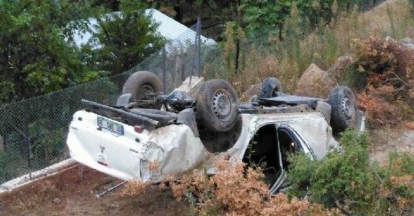 ASKİ’ye ait kamyonet takla attı: 1 ölü, 2 yaralı