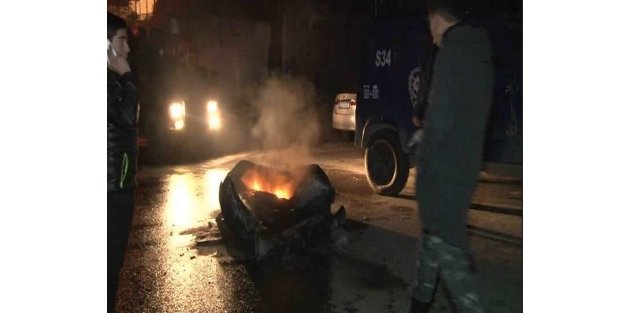Ataşehir'de teröristler yolları barikatlarla kapattı