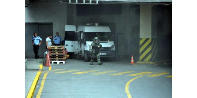 Atatürk Havalimanı'nda bombalı paket paniği