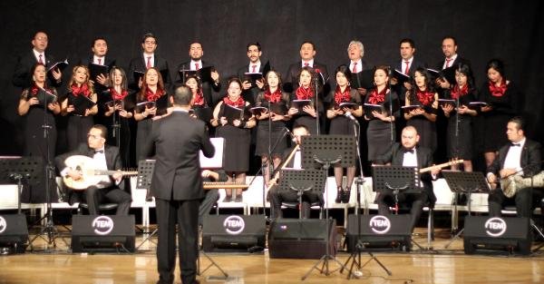 Avukatlardan Türk Sanat Müziği korosu