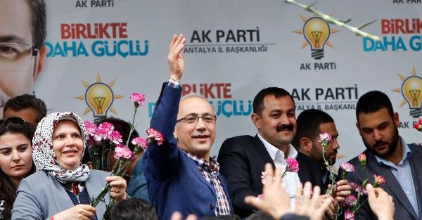 Bakan Çavuşoğlu: Vaatlerde Cem Uzan'ı geçtiler (2)