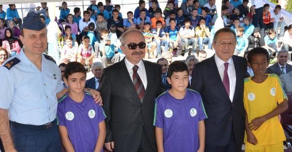 Balıkesir'de Mahalle Ligi Futbol Turnuvası Başladı